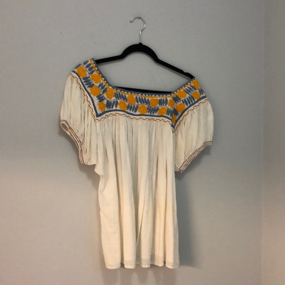 Vintage Mexican Embroidered Blouse🌸 - Picture 2 of 7